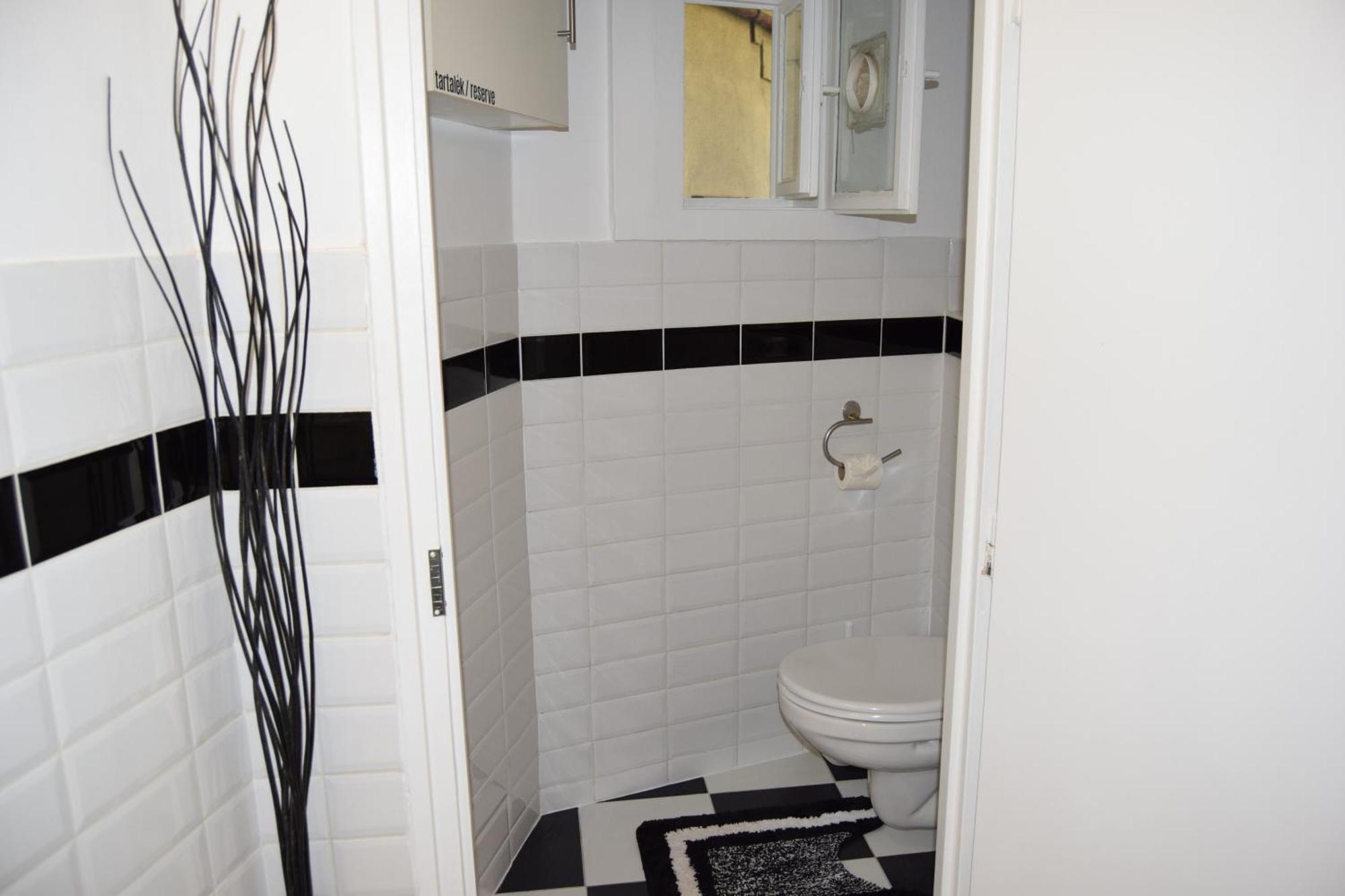 Castlehill Apartman The Perfect Blend Of Urban Living And Sightseeing Convenience Budapest Eksteriør billede