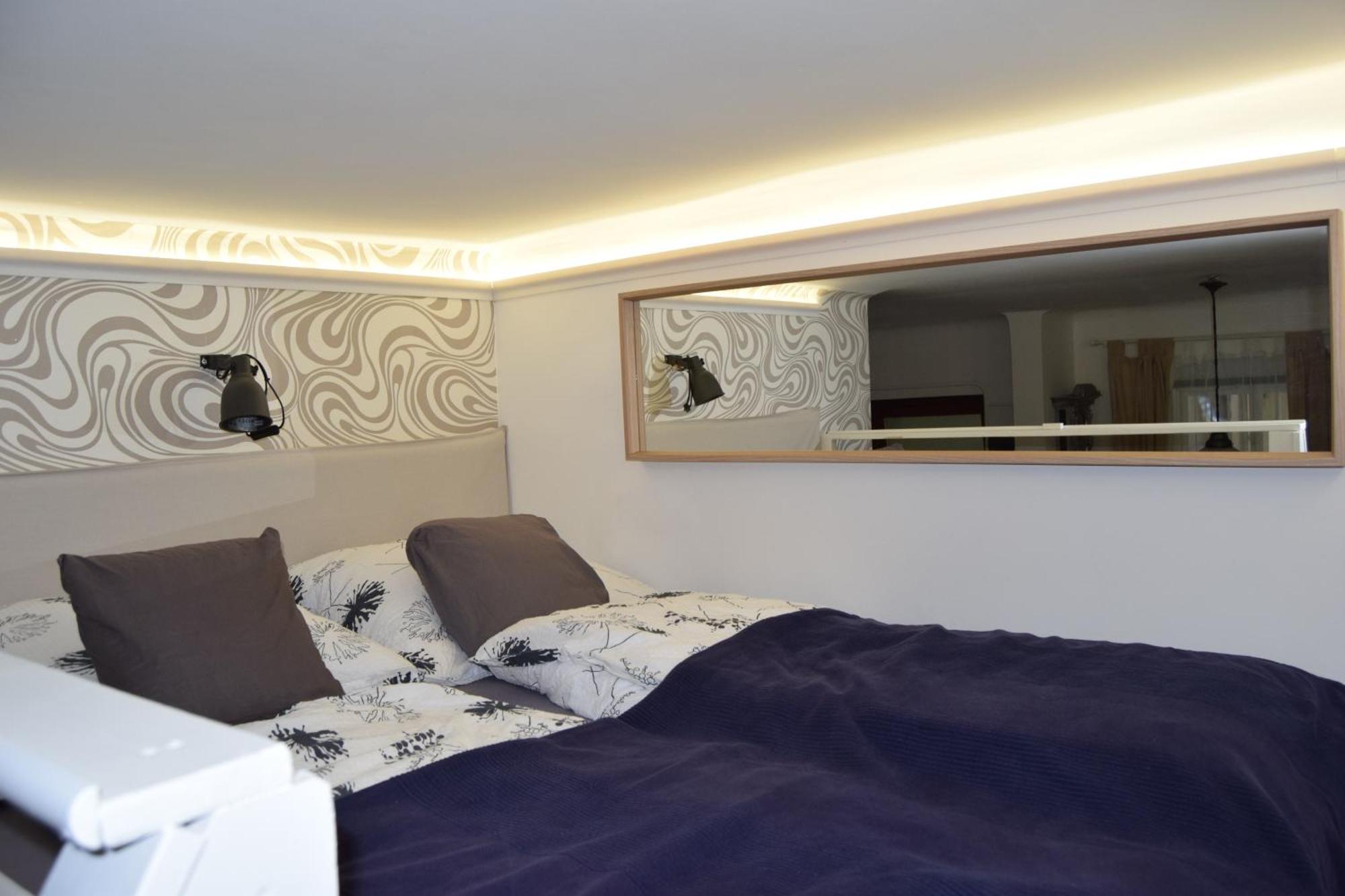 Castlehill Apartman The Perfect Blend Of Urban Living And Sightseeing Convenience Budapest Eksteriør billede