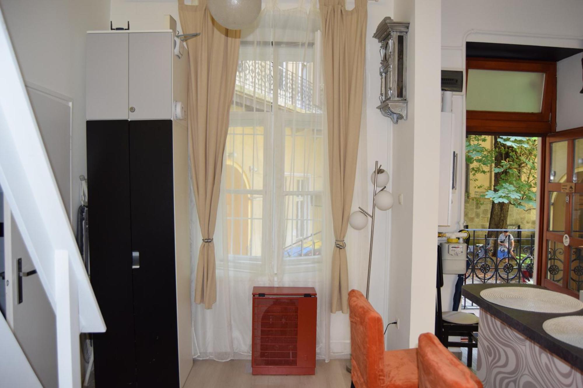Castlehill Apartman The Perfect Blend Of Urban Living And Sightseeing Convenience Budapest Eksteriør billede
